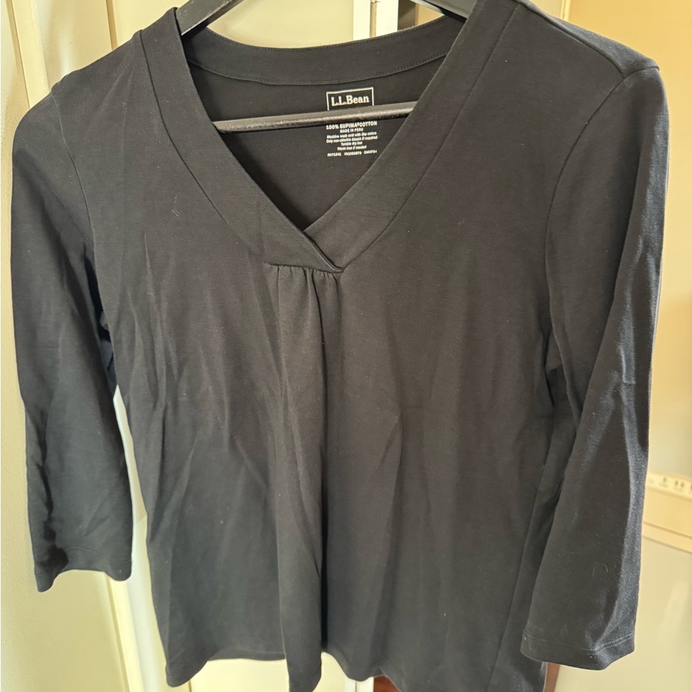 #58 L.L. Bean Women's Black Long Sleeve V-Neck Tee